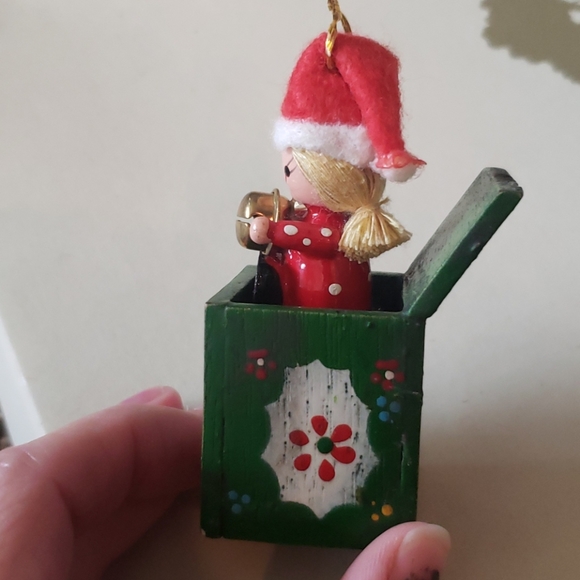 Vintage Enesco Christmas Ornament. - Picture 4 of 6